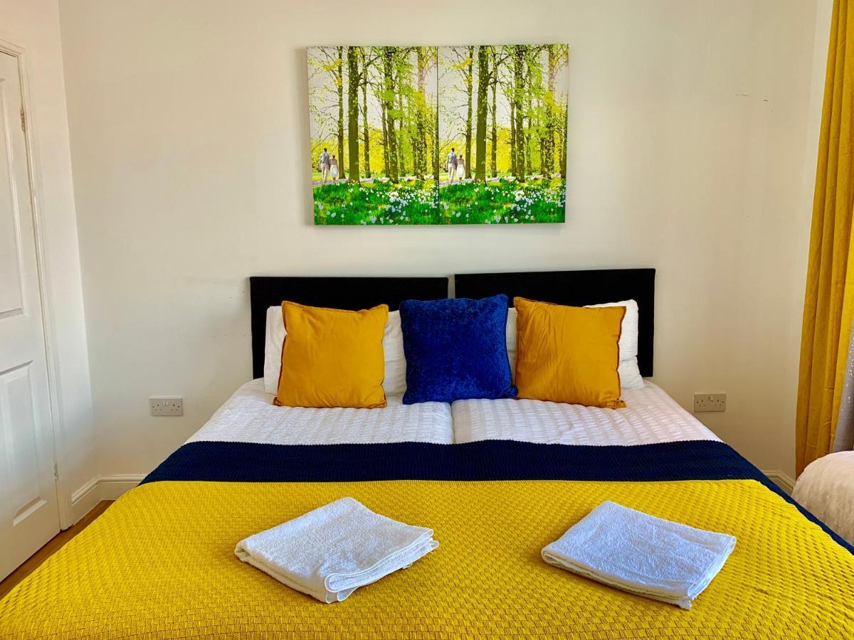 Spacious 2 Bedrooms 2 Baths With Garden And Parking Appartement Londres