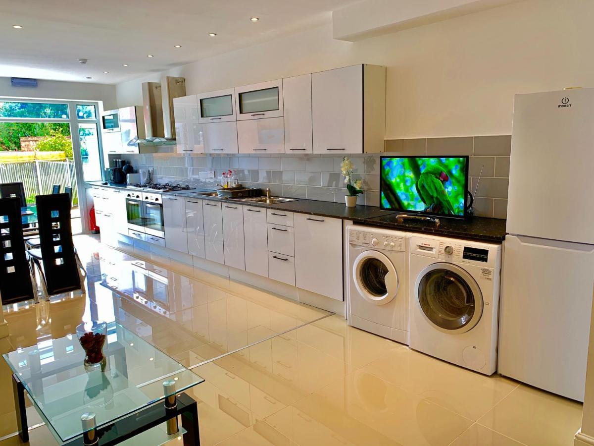 Appartement Spacious 2 Bedrooms 2 Baths With Garden And Parking *