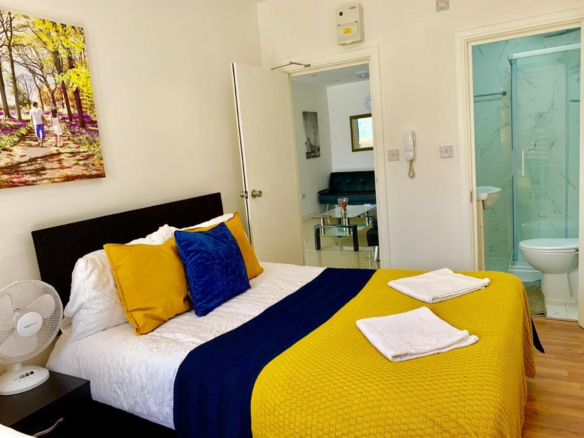 Spacious 2 Bedrooms 2 Baths With Garden And Parking Appartement
