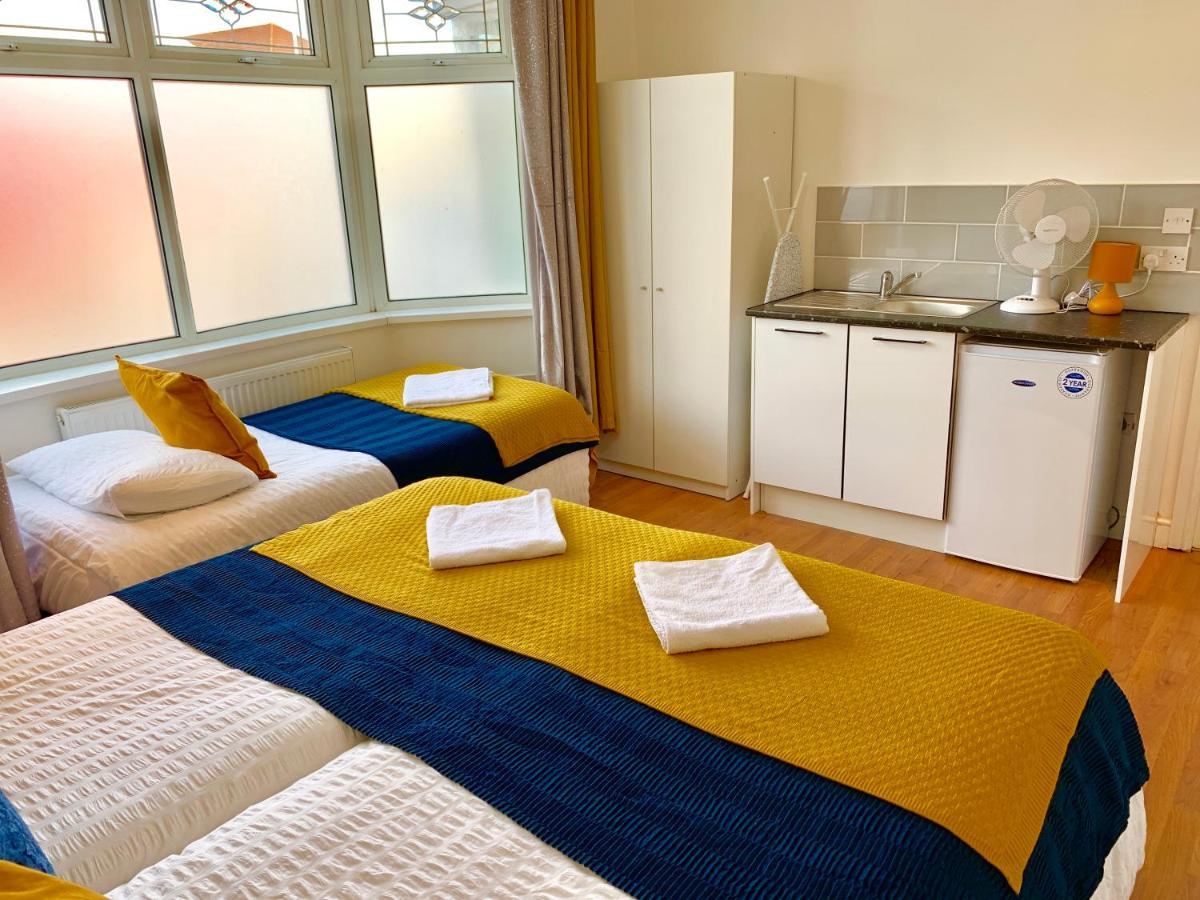 Spacious 2 Bedrooms 2 Baths With Garden And Parking Appartement